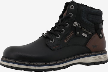 MUSTANG - Botas com atacadores em preto: frente