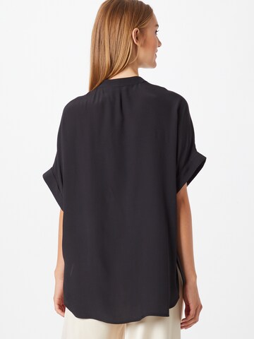 SOAKED IN LUXURY - Blusa 'Helia' en negro