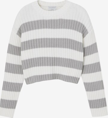 Pull&Bear Sweater in Grey: front