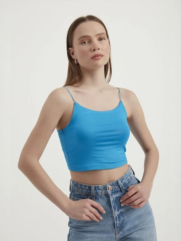 Hiccup Top in Blau: Vorderseite