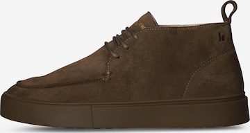 BLACKSTONE - Botas chukka em castanho: frente