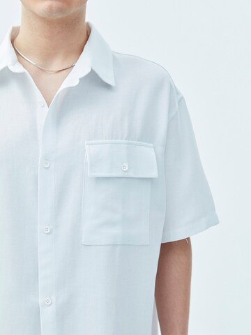 VAMOS CLO Comfort fit Button Up Shirt in White