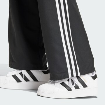 ADIDAS ORIGINALS Loosefit Hose 'Adicolor' in Schwarz