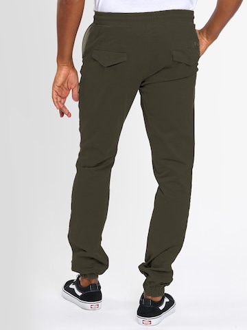 Alessandro Salvarini Tapered Pants in Green