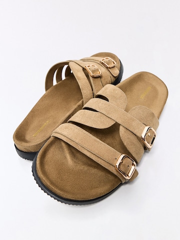 Zoccoletto di Bershka in marrone