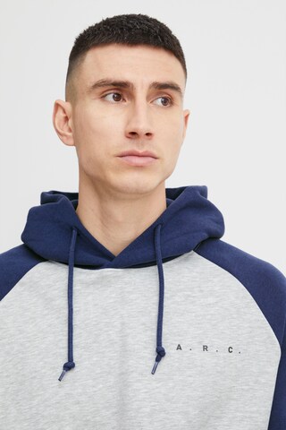 !Solid Sweatshirt 'Eldrid' in Blau