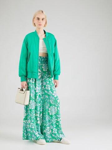 Fabienne Chapot Široke hlačnice Hlače 'Palapa' | zelena barva