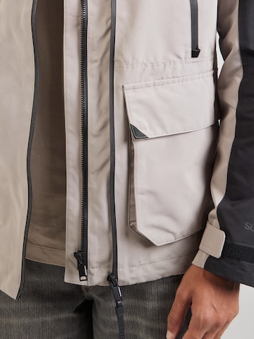 Superdry Tussenjas in Beige
