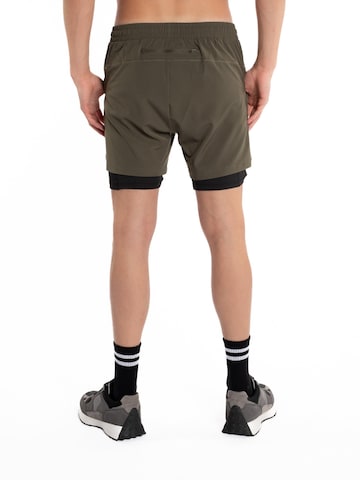 mymotus Regular Sportbroek in Groen