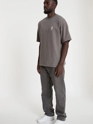 YSPT Studio Shirt 'ADVENTURE' in Grau