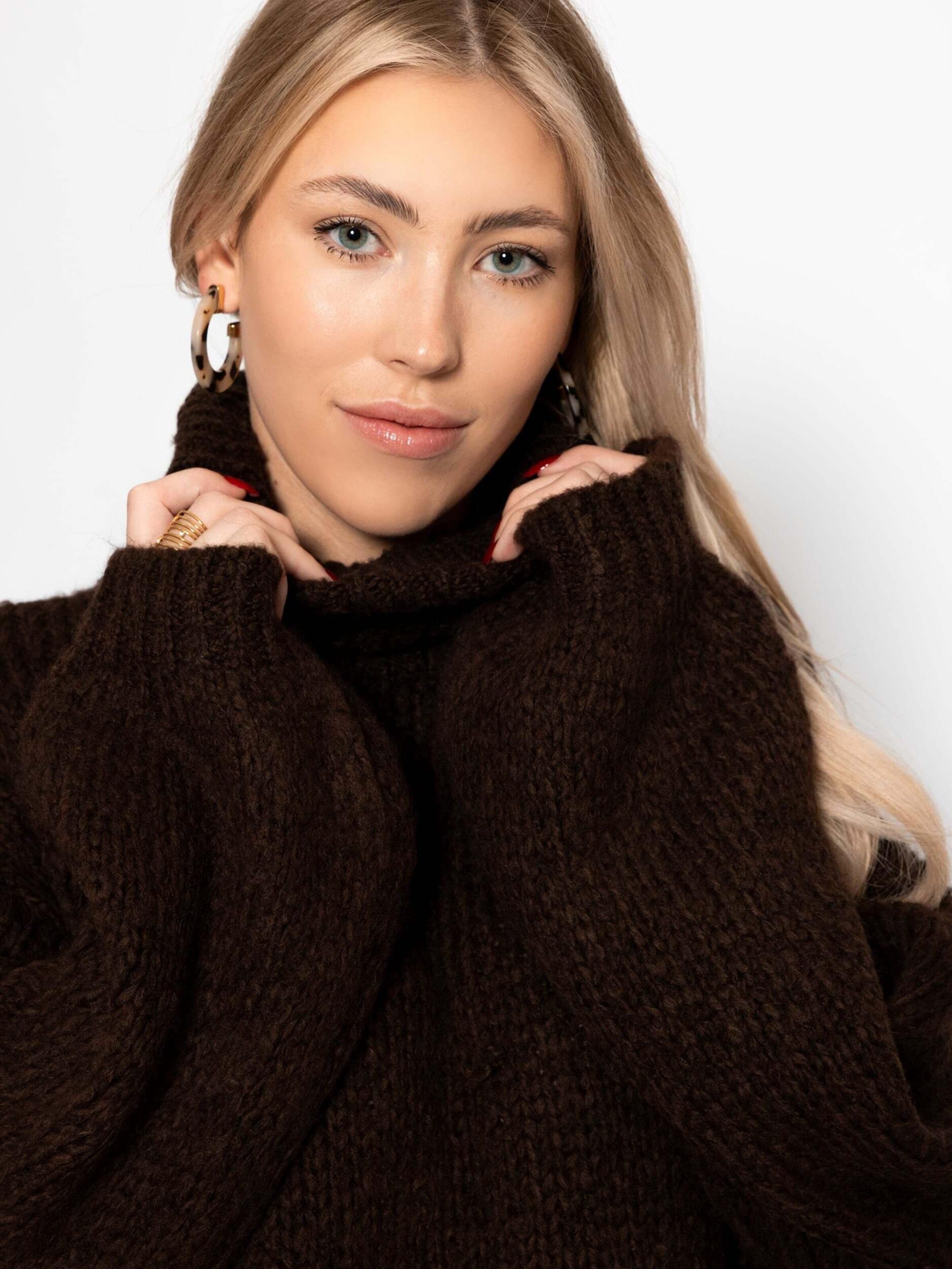 SASSYCLASSY Oversized sweater in Brown