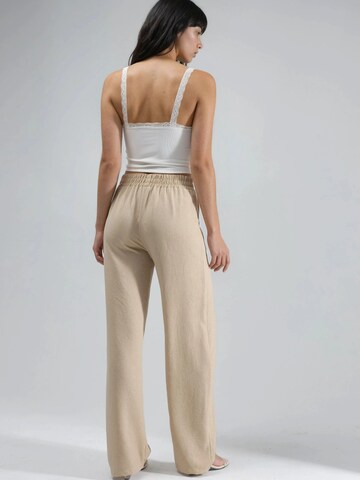 Hiccup Loose fit Trousers in Beige