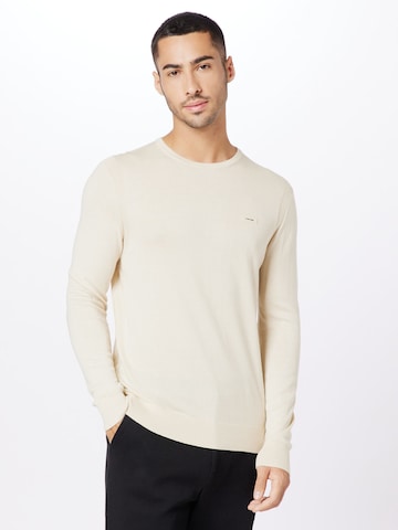 Pull-over Calvin Klein en blanc : devant