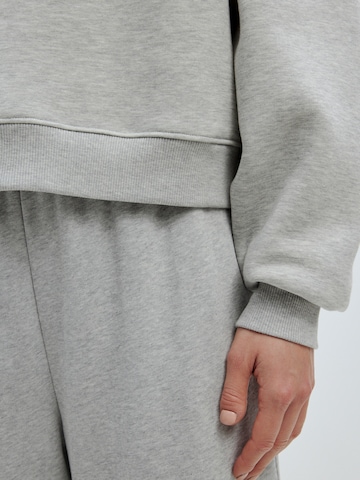 EDITED Sweatshirt 'Palmer' in Grey