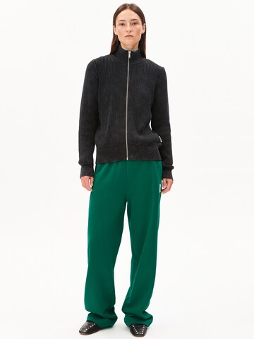 ARMEDANGELS Strickjacke REBECCAA GMT DYE (GOTS) in Schwarz