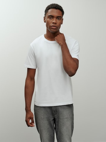 Maglietta 'Essentials Mid Weight' di DAN FOX APPAREL in bianco