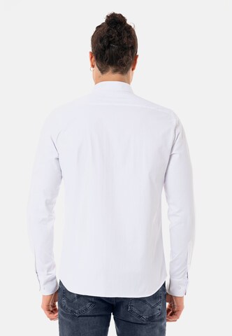 Redbridge Regular Fit Langarmhemd in Weiß
