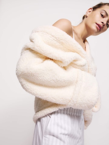 Marks & Spencer Badjas kort in Beige