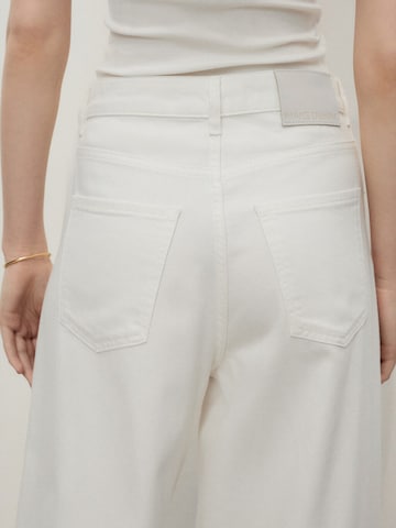 MANGO Wide Leg Jeans 'CALLY' i hvid