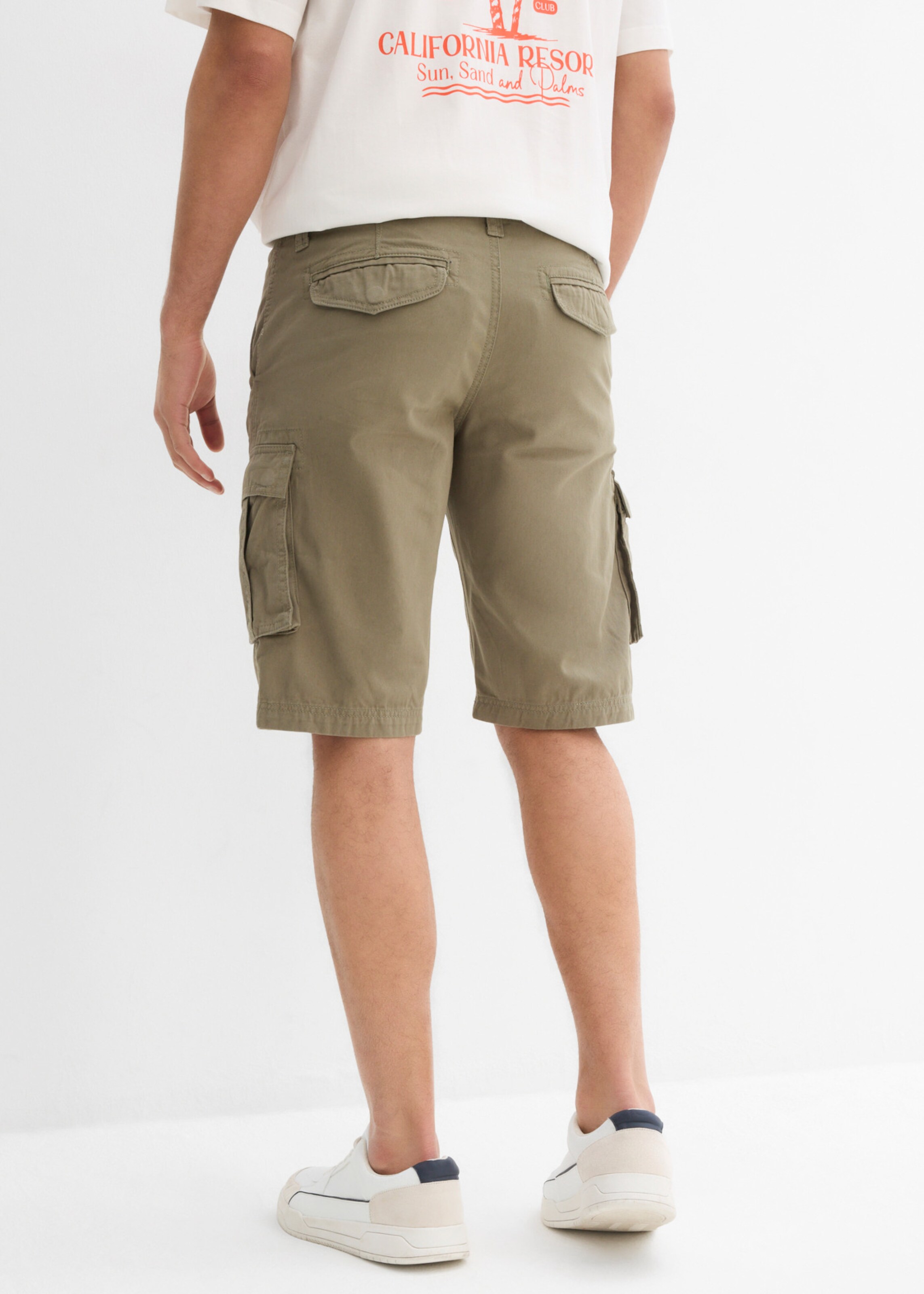 bonprix Regular Cargobermudas in Grün