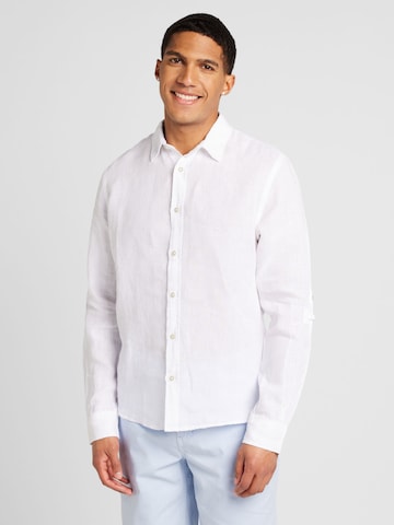 CAMP DAVID جينز مضبوط قميص بلون أبيض: الأمام