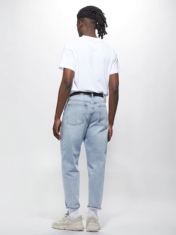 Young Poets Tapered Jeans 'Toni' in Blau