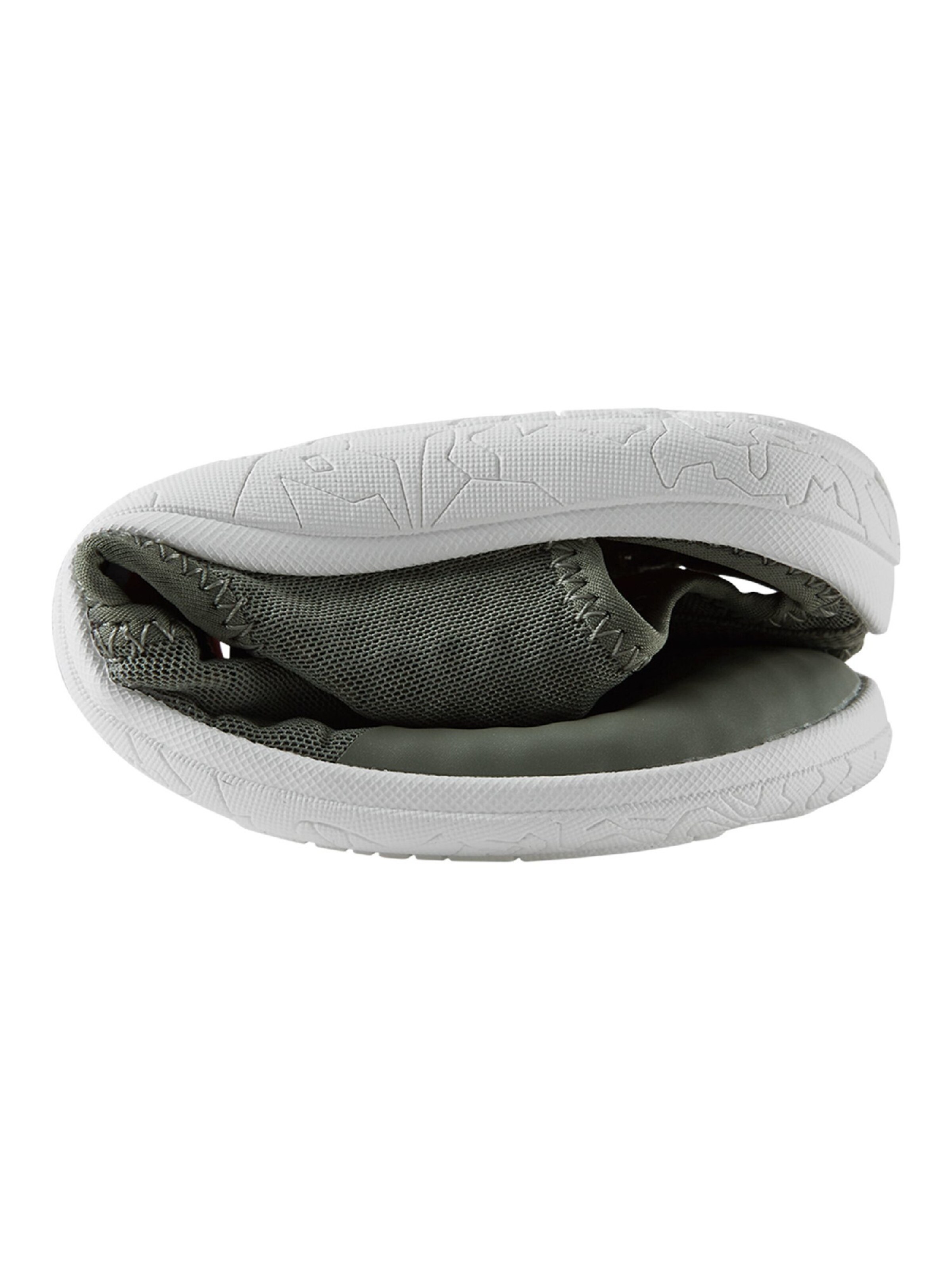 Chaussures ouvertes Reima en vert