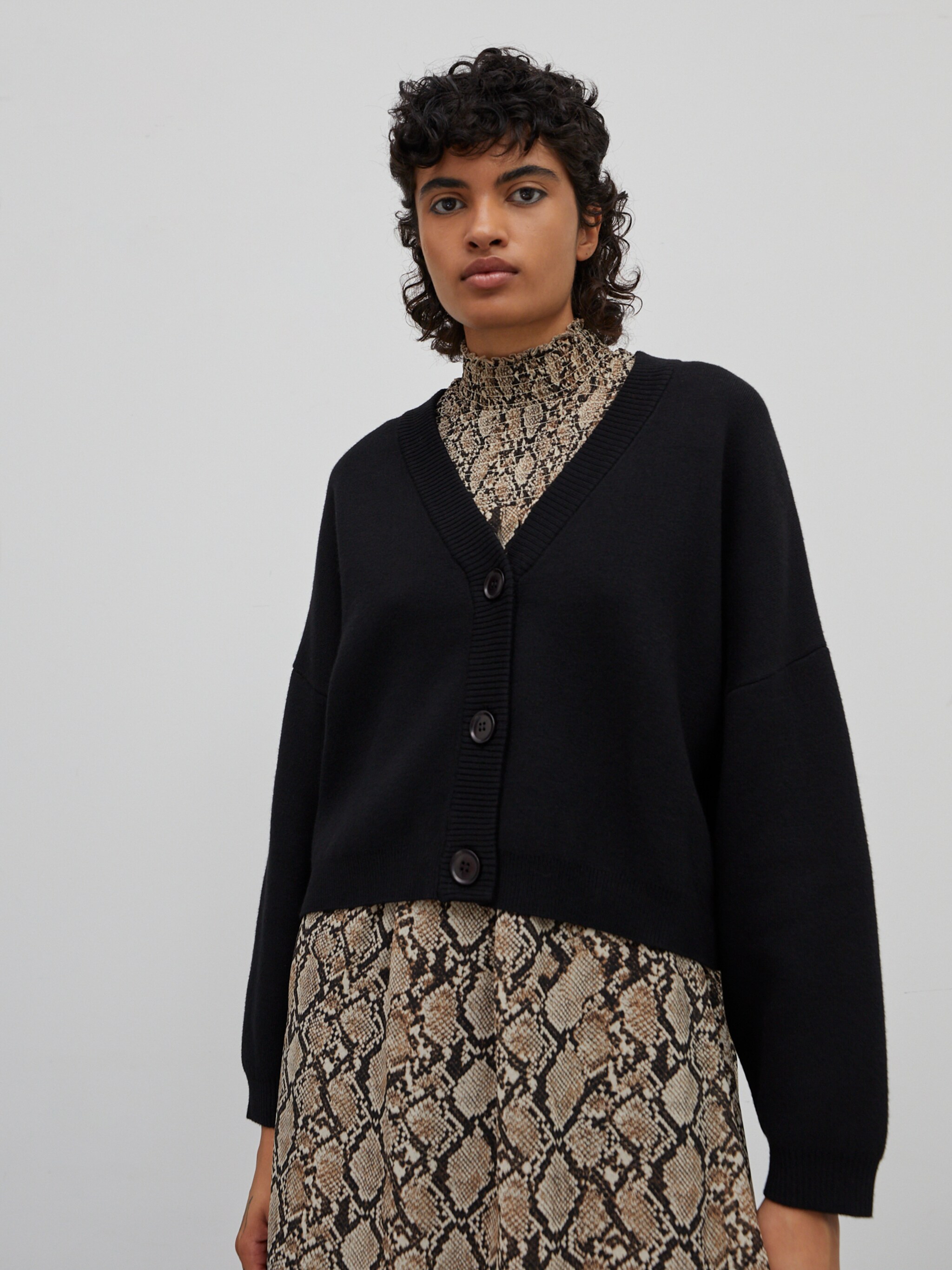 EDITED Produkter Cardigan 'Etta' sort