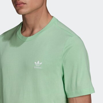 Maglietta 'Adicolor Essentials Trefoil' di ADIDAS ORIGINALS in verde