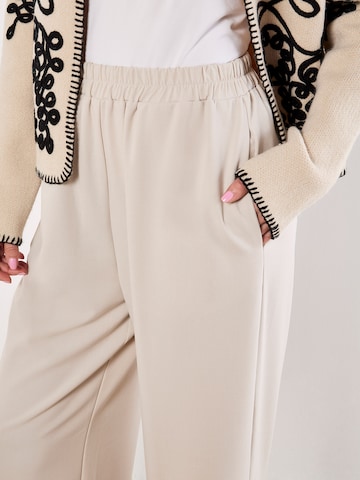 Apricot Wide leg Pants ' ' in Beige