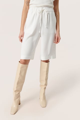 Loosefit Pantaloni 'Shirley' di SOAKED IN LUXURY in bianco: frontale