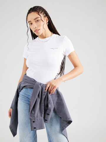 Tommy Jeans T-Shirt in Schwarz: Vorderseite