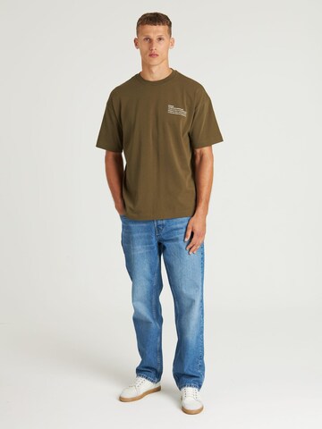 CHASIN' T-Shirt 'Xpose' in Grün