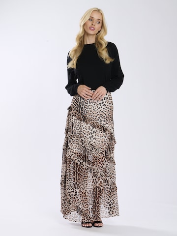 Finding Friday Rok in Beige