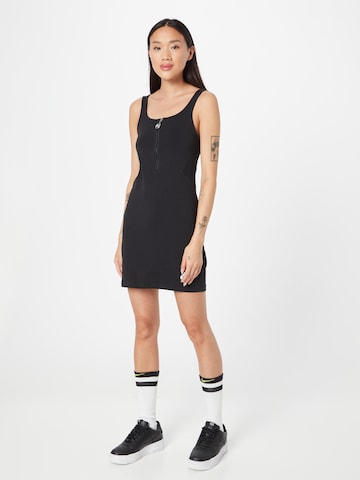 Nike Sportswear Kleid in Schwarz