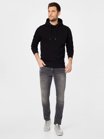 Petrol Industries Sweatshirt 'Essential' in Zwart
