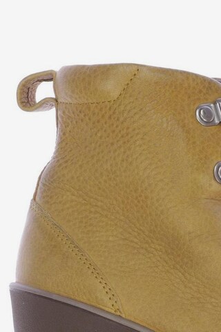ECCO Dress Boots in 36 in Yellow