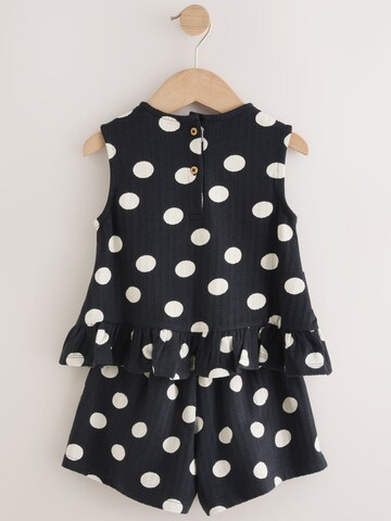 Next Set in Black