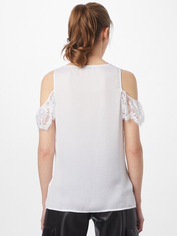 GUESS - Top en blanco