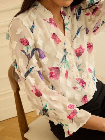 love & roses Blouse in Beige