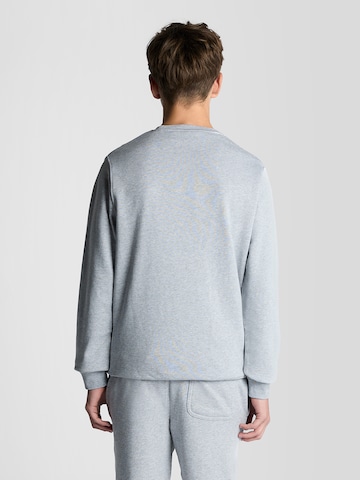 Lyle & Scott Суичър в сиво