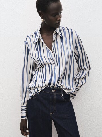 MANGO Blouse 'IDEALE' in Blauw: voorkant