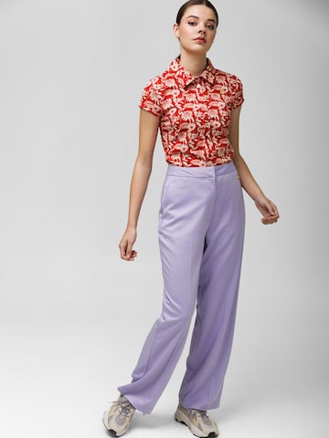 Wide leg Pantaloni con piega frontale 'Floetic' di 4funkyflavours in lilla