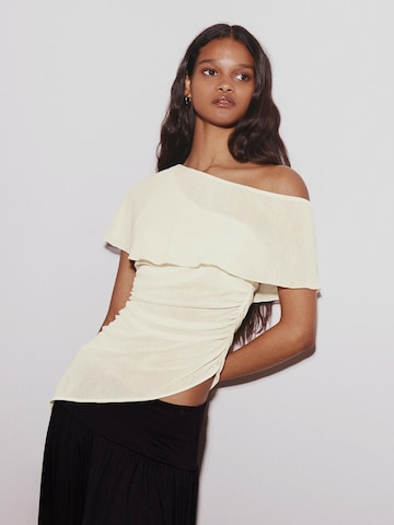 Bershka Blúz - bézs: elől
