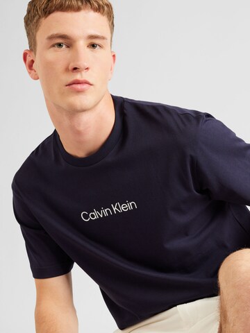 Maglietta 'Hero' di Calvin Klein in blu