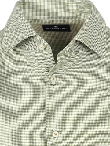 Steppin' out Slim fit Button Up Shirt in Green