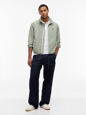 Tommy Jeans Välikausitakki 'ESSENTIAL' värissä vihreä