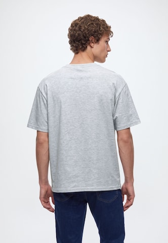 T-Shirt 'STUDIOS' BALMOHK en gris : derrière