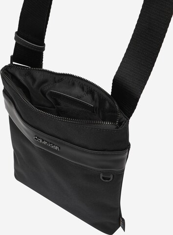 Calvin Klein Skuldertaske i sort