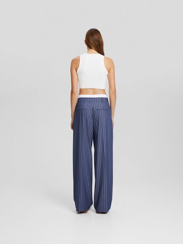 Bershka Wide leg Pleat-Front Pants in Blue